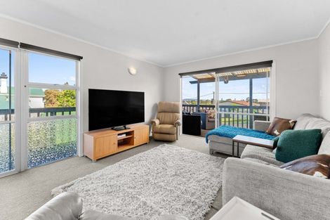 Photo of property in 15 Burgess Street, Te Aroha, 3320