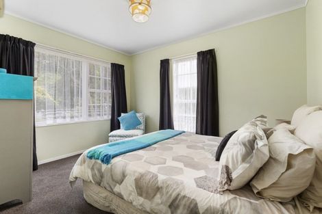 Photo of property in 4 Greyfriars Crescent, Tawa, Wellington, 5028