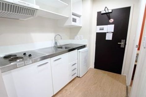 Photo of property in Empire Apartments, 1520/21 Whitaker Place, Grafton, Auckland, 1010
