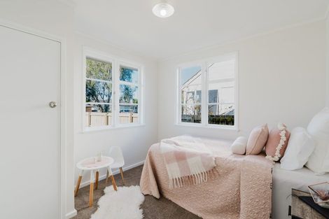 Photo of property in 15 Paul Crescent, Fairfield, Hamilton, 3214