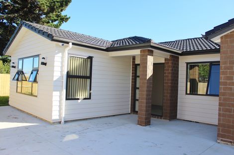 Photo of property in 706a Massey Road, Mangere, Auckland, 2022