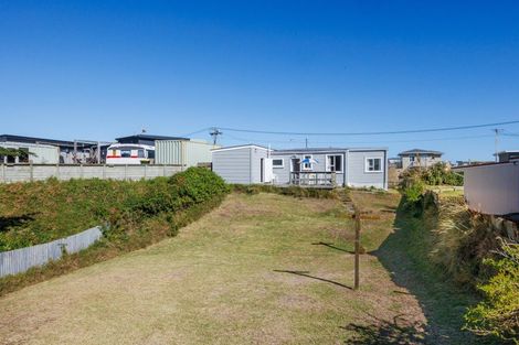 Photo of property in 13 Nelson Street, Foxton Beach, Foxton, 4815