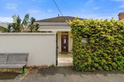 Photo of property in 58 Queen Street, Northcote Point, Auckland, 0627