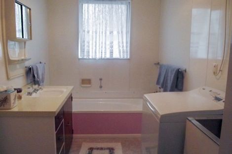 Photo of property in 1/7 Kent Street, Carterton, 5713