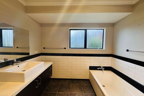 Photo of property in 18 Mountfort Grove, Feilding, 4702