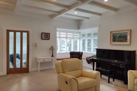 Photo of property in 1 Adam Street, Greenlane, Auckland, 1051
