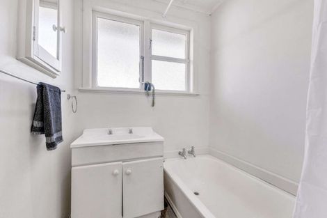 Photo of property in 11a Atiawa Street, Glen Avon, New Plymouth, 4312