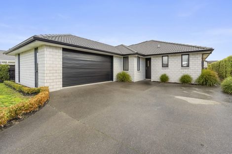 Photo of property in 27 Plescher Crescent, Leamington, Cambridge, 3432