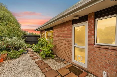 Photo of property in 2/9 Cherry Place, Casebrook, Christchurch, 8051