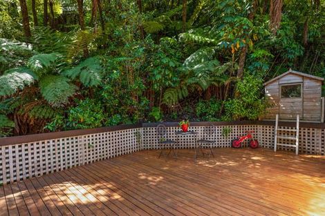 Photo of property in 3 Whiorau Grove, Lowry Bay, Lower Hutt, 5013