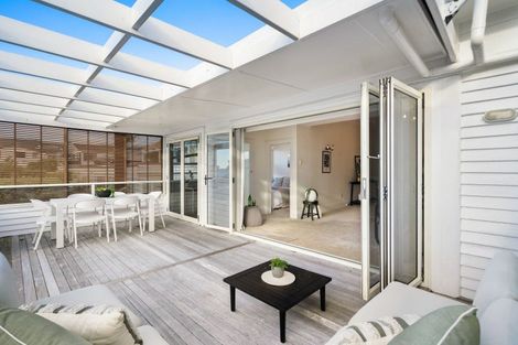 Photo of property in 10 Harbour View Road, Point Chevalier, Auckland, 1022