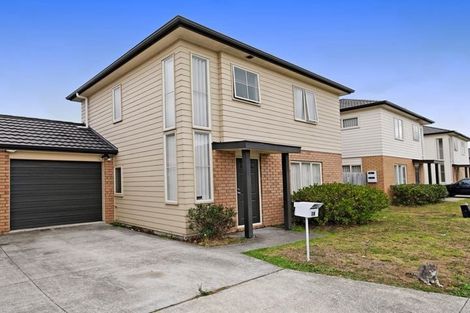 Photo of property in 53 Brashier Circle, Sunnyvale, Auckland, 0612