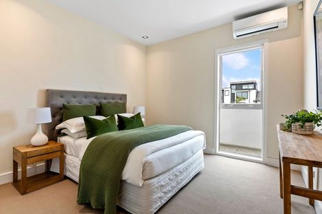 Photo of property in 5/258 Hurstmere Road, Takapuna, Auckland, 0622