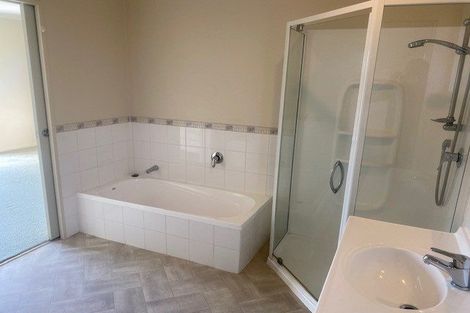 Photo of property in 67a Birkdale Road, Birkdale, Auckland, 0626