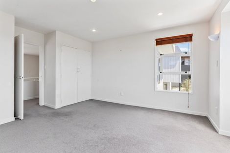 Photo of property in 2/5a Madeley Road, Mount Pleasant, Christchurch, 8081