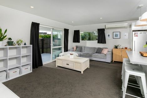 Photo of property in 1 Luanda Drive, Ranui, Auckland, 0612