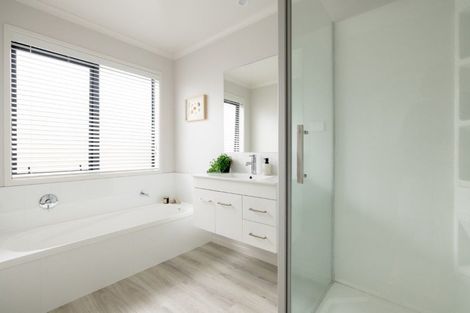 Photo of property in 4 Foley Grove, Pyes Pa, Tauranga, 3110