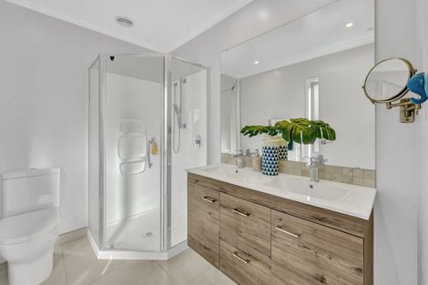 Photo of property in 13 Sacred Kingfisher Road, Hobsonville, Auckland, 0616