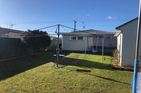 Photo of property in 61 Mako Mako Road, Levin, 5510