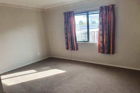 Photo of property in 3a Mawney Road, Henderson, Auckland, 0610