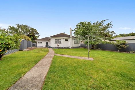 Photo of property in 4 Goodson Place, Hawera, 4610