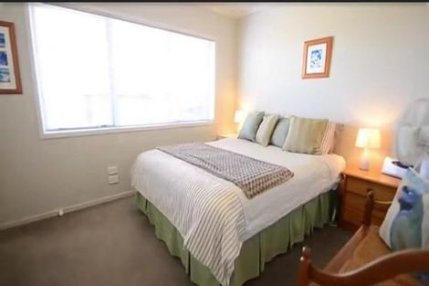 Photo of property in 8 Barnacle Rise, Red Beach, 0932