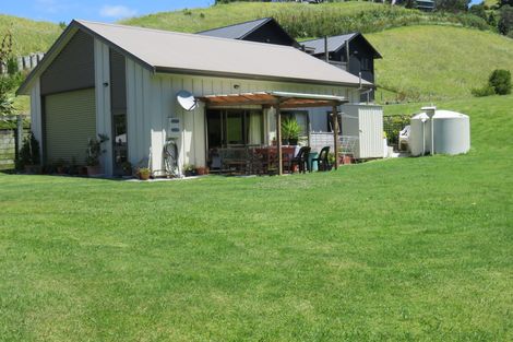Photo of property in 18 Motutara Road, Oakura, Hikurangi, 0184