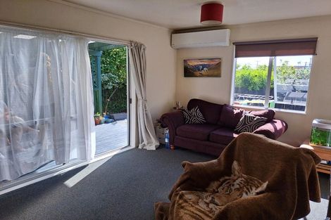 Photo of property in 2/36 Rimu Street, New Lynn, Auckland, 0600