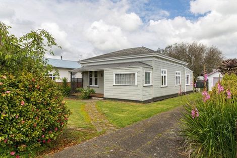 Photo of property in 40 Mcphee Street, Dannevirke, 4930