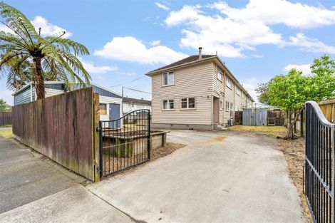 Photo of property in 104 Whites Line East, Waiwhetu, Lower Hutt, 5010