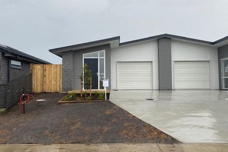 Photo of property in 17a Tiria Drive, Papamoa Beach, Papamoa, 3118