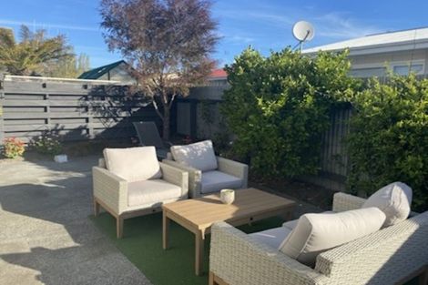 Photo of property in 2/37 Middle Road, Havelock North, 4130