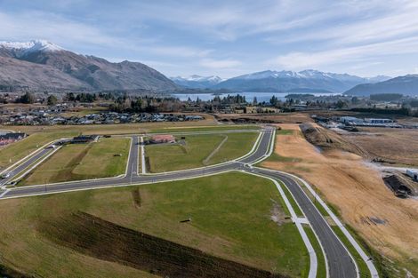 Photo of property in 13 Simpson Crescent, Wanaka, 9305