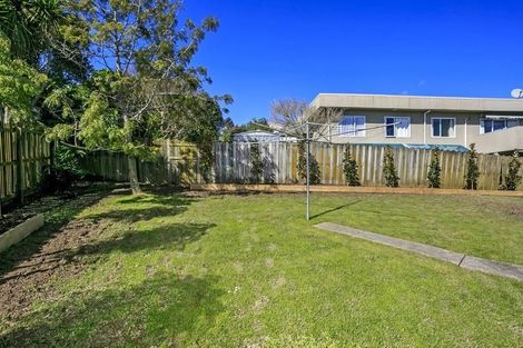 Photo of property in 18 Mallard Place, Unsworth Heights, Auckland, 0632