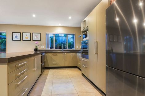 Photo of property in 6 Sumner Terrace, Aotea, Porirua, 5024