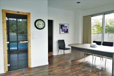 Photo of property in 11 Kinmont Rise, East Tamaki Heights, Auckland, 2016