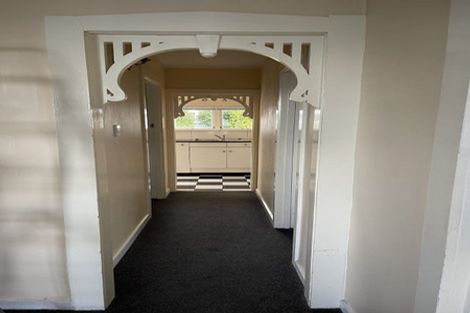 Photo of property in 2 Chaucer Road, Hospital Hill, Napier, 4110