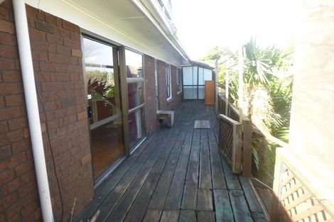 Photo of property in 8 Helleur Road, Massey, Auckland, 0614