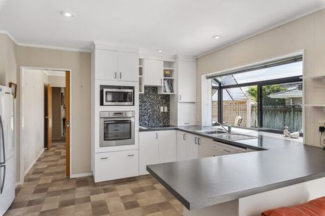 Photo of property in 5 College Drive, Paraparaumu, 5032