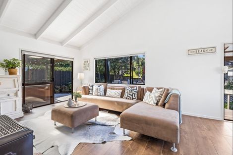 Photo of property in 34 Grand View Road, Leigh, 0985