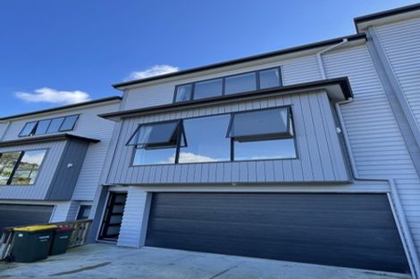 Photo of property in 2/4 Mcquoid Place, Glenfield, Auckland, 0629