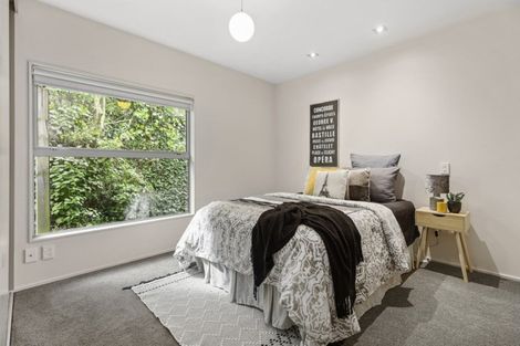 Photo of property in 2/2 Onslow Road, Khandallah, Wellington, 6035