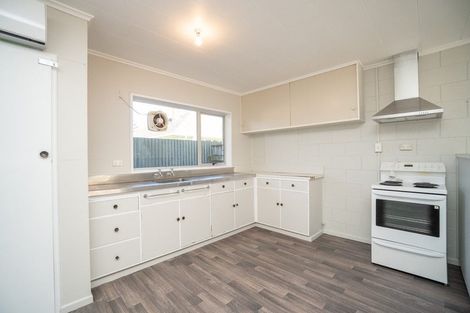 Photo of property in 3 Seddon Street, Takaro, Palmerston North, 4412