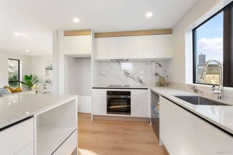 Photo of property in 4a Blue Gum Rise, Sunnyhills, Auckland, 2010