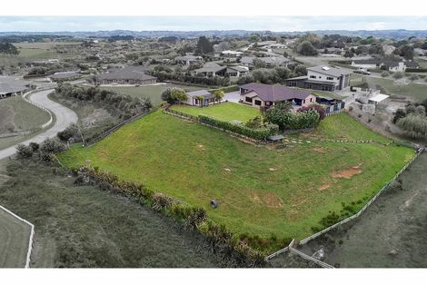 Photo of property in 4 Calderwood Close, Waiuku, 2123
