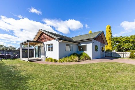 Photo of property in 4 Aubrey Crescent, Rainbow Point, Taupo, 3330