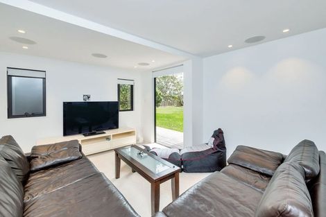 Photo of property in 14a Stanley Point Road, Stanley Point, Auckland, 0624