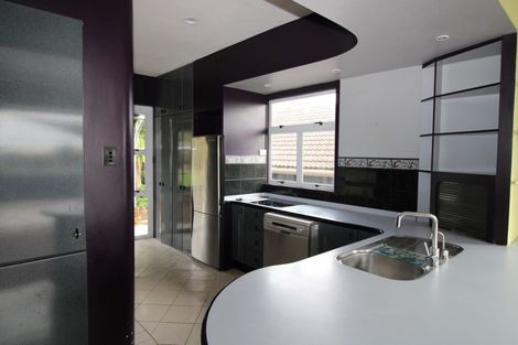 Photo of property in 82 Mangorei Road, Strandon, New Plymouth, 4312