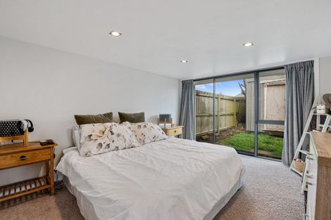 Photo of property in 8b Wyndham Road, Hannahs Bay, Rotorua, 3010