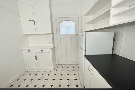 Photo of property in 3/136 Evans Bay Parade, Roseneath, Wellington, 6021